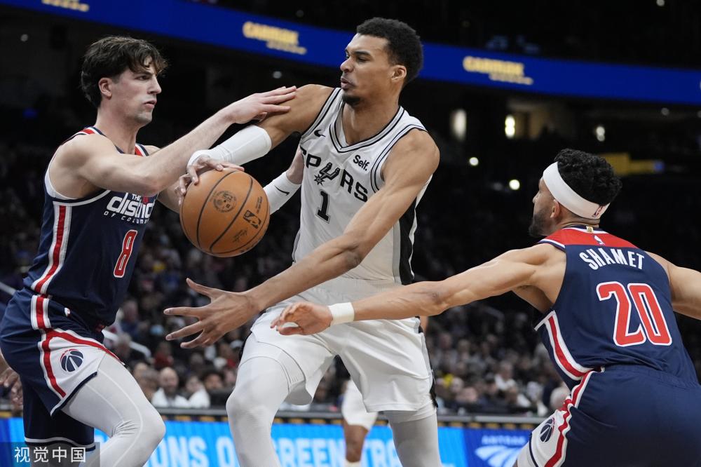 己蜡像合影 己蜡像合影